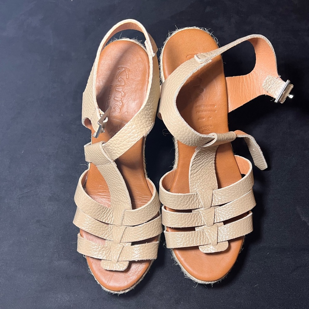 Stylish Tan Leather Sandals